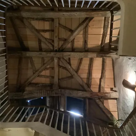 ベッド・アンド・ブレックファスト Domaine De Montagnol Sauveterre